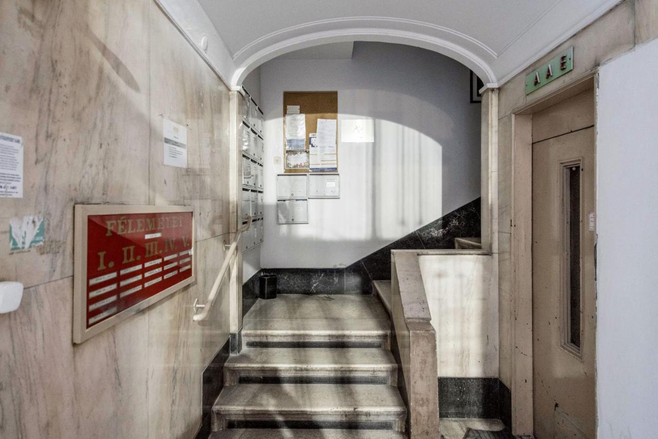 Centre Point Apartment Budapest Eksteriør billede
